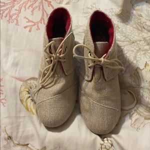 Kids Tom’s shoes